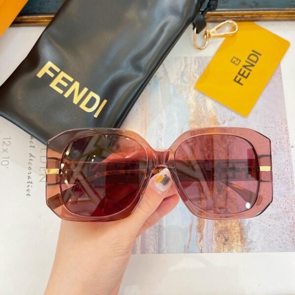 QA2895 FENDI
