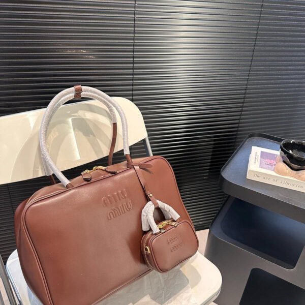BG2811 MIUMIU