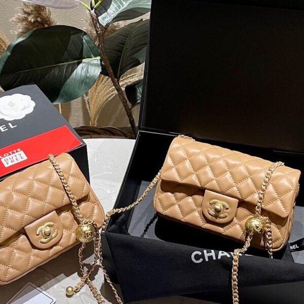 BG2699 CHANEL