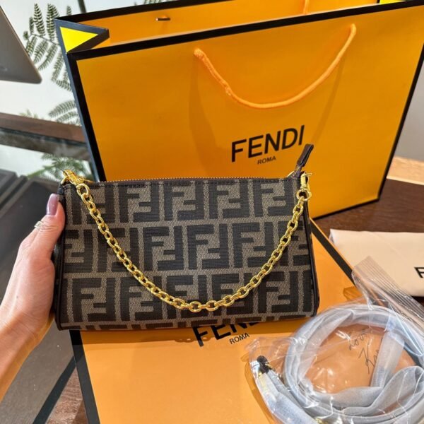 BG2541 Fendi