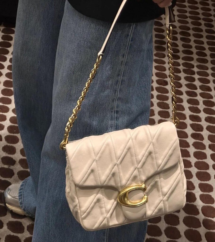 Coach BG 09 1 911x1024