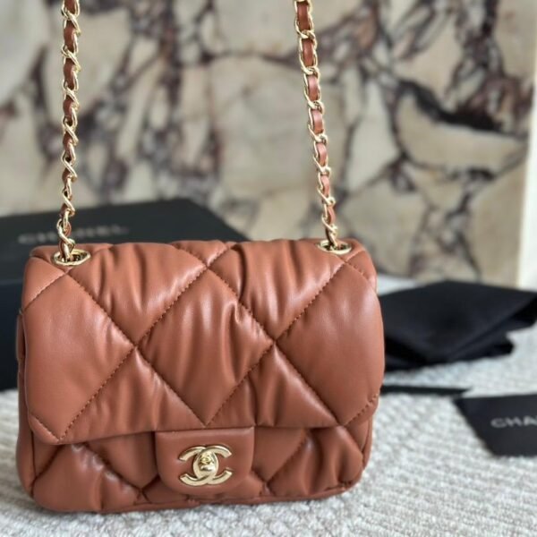 BG2931 CHANEL