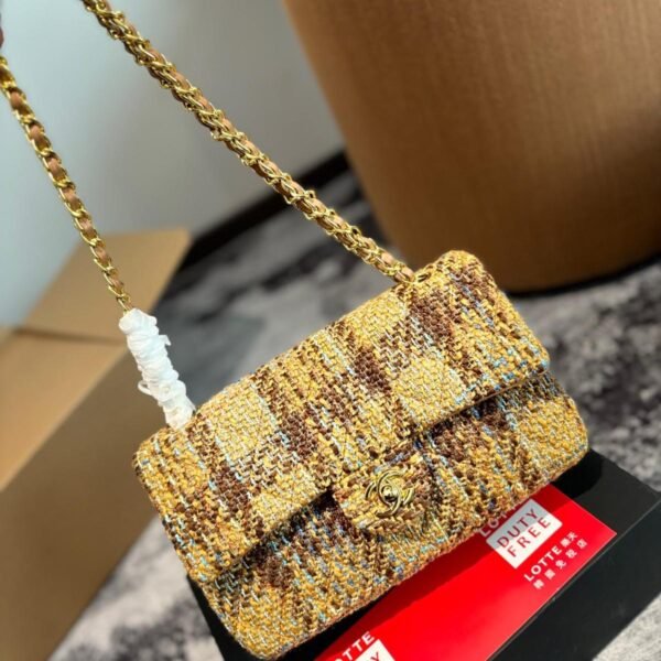 BG3019 CHANEL