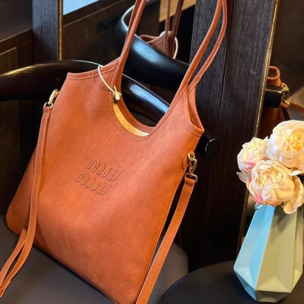 BG3132 MIUMIU