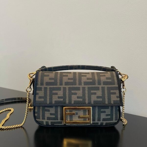 BG3241 Fendi