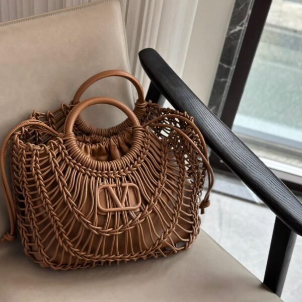 BG3269 Valentino