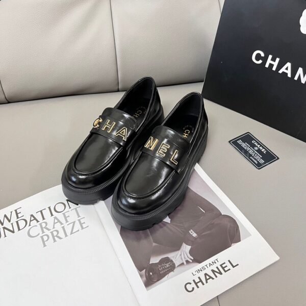 FF2433 CHANEL